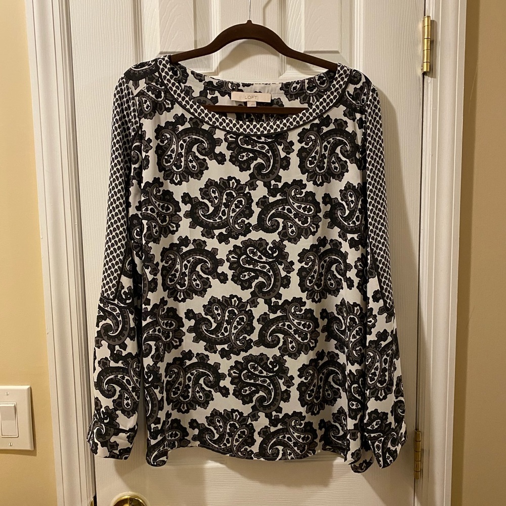 Women’s loft Call sleeve blouse ivory and grays.